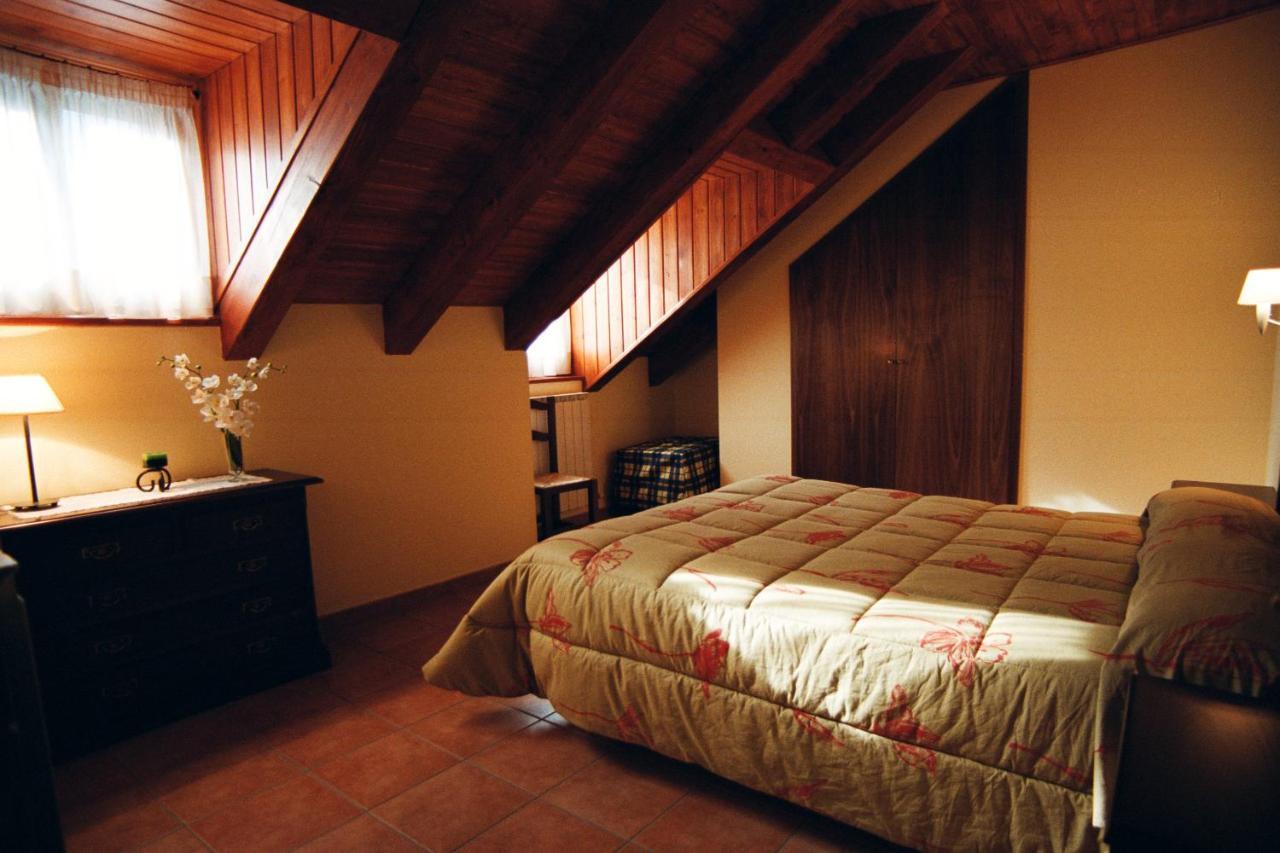 Apartamentos Les Picardes Espot Zimmer foto