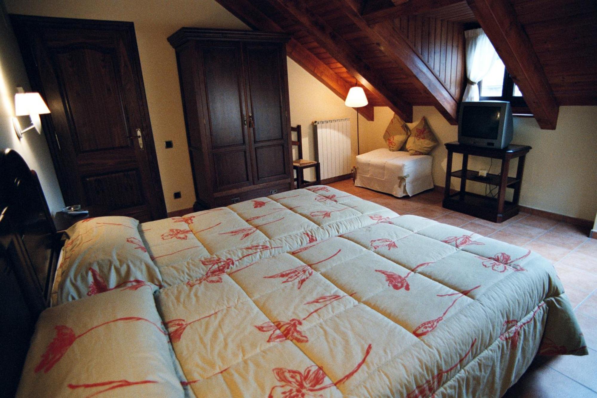 Apartamentos Les Picardes Espot Exterior foto